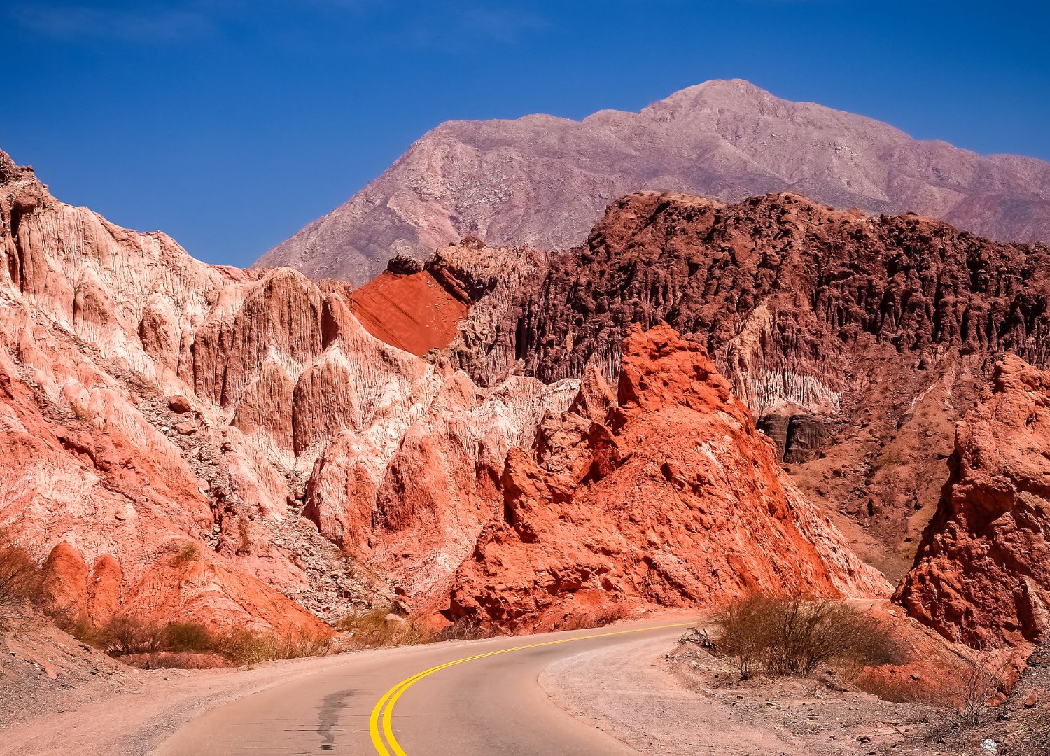 Excursão: CAFAYATE, SAFARI ÀS NUVENS & TREM SOLAR JUJUY - 8 Dias / 7 Noites