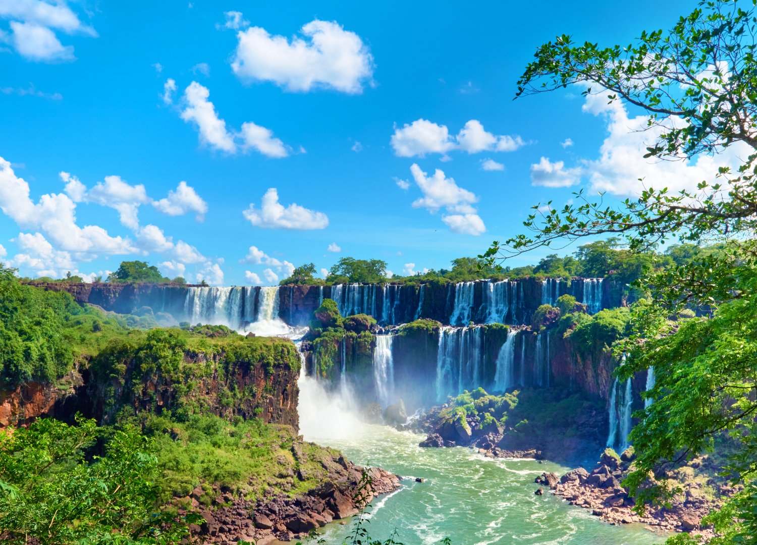 Foz do Iguaçu: Foz do Iguaçu com Passeios - Cataratas Brasileiras + Marco das 3 Fronteiras + Aquafoz GRÁTIS