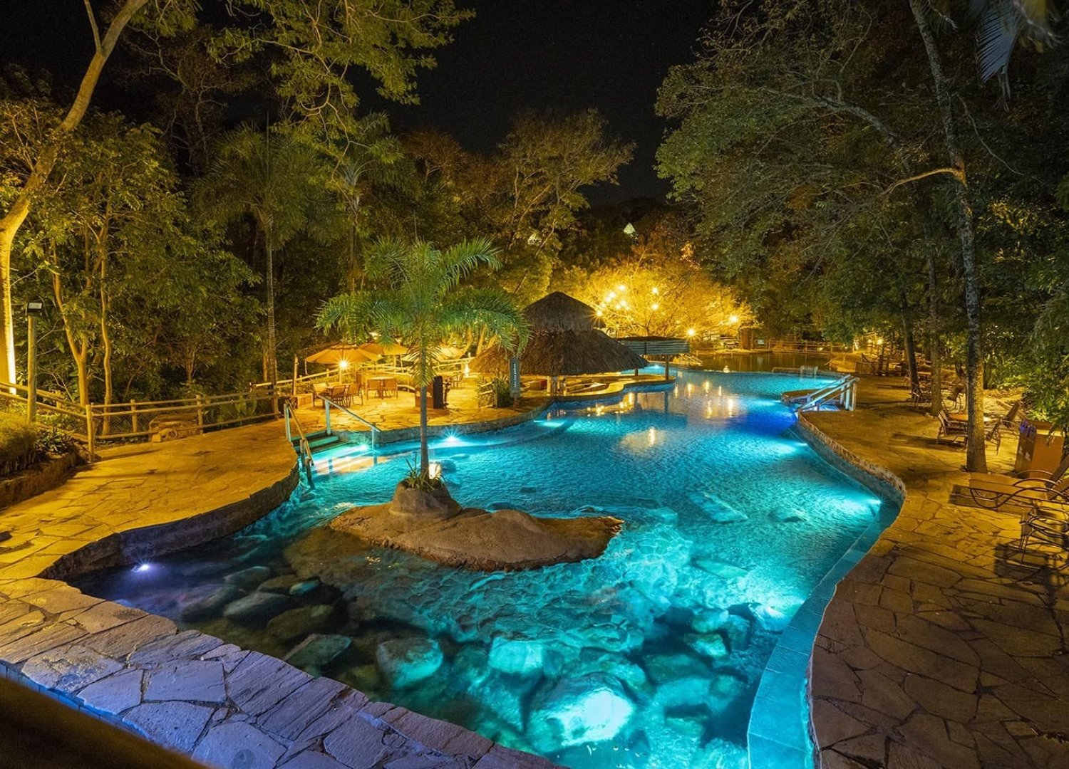 CALDAS NOVAS: Rio Quente com Hot Park e Parque das Fontes GRÁTIS
